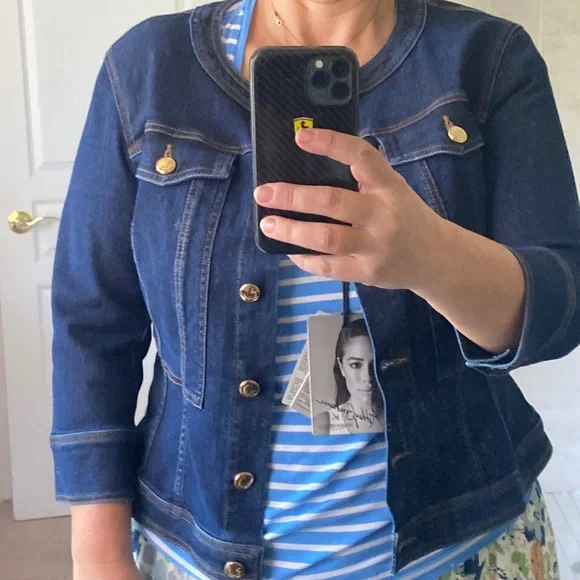 Denim jacket 🧥 - Picture 2 of 7